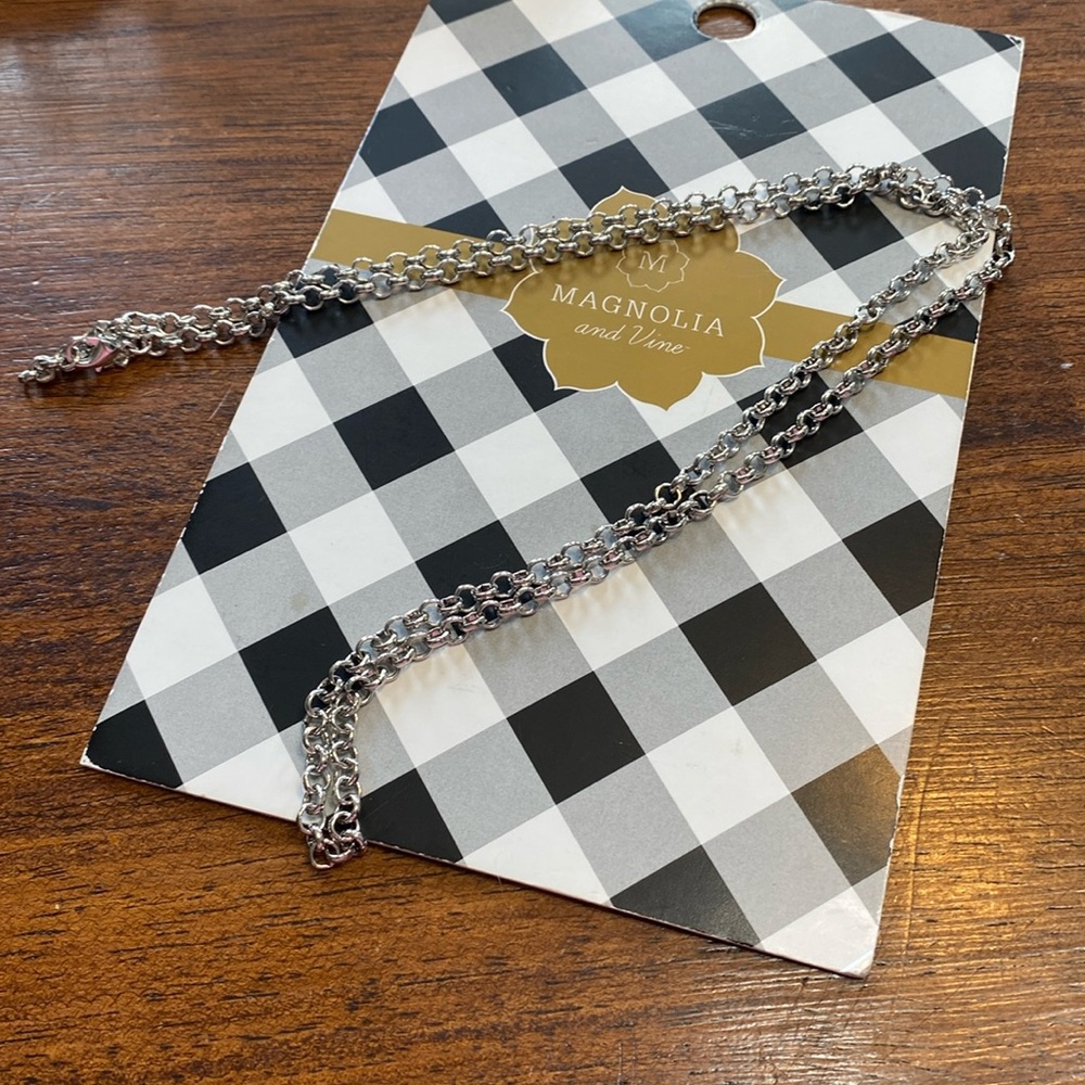 Magnolia and Vine 30” chain, new